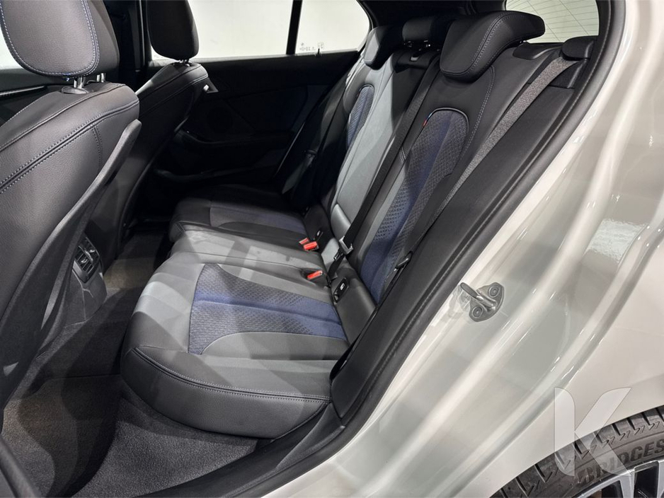 BMW 1 Series HATCHBACK 118I MSPORT - AUTOMATIC 1.5L PETROL TURBO - MSPORT ALLOY WHEELS - HALF LEATHER - MSPORT STITCHING/BADGING - DIGITAL DASH - REAR CAMERA/PARKI — thumbnail 27