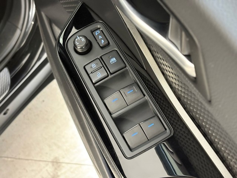 Toyota C-HR — thumbnail 15