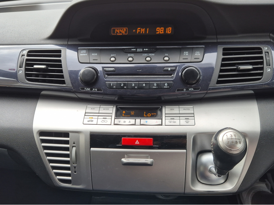 Honda FR-V 1.8 SE *** 1 OWNER *** 6 SEATS **** SERVICE HISTORY **** — thumbnail 16