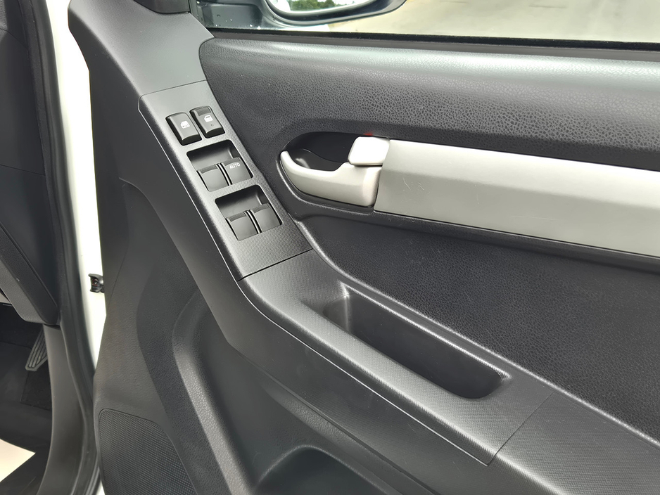 2016 Isuzu D-MAX 2.5L Diesel For Sale Images