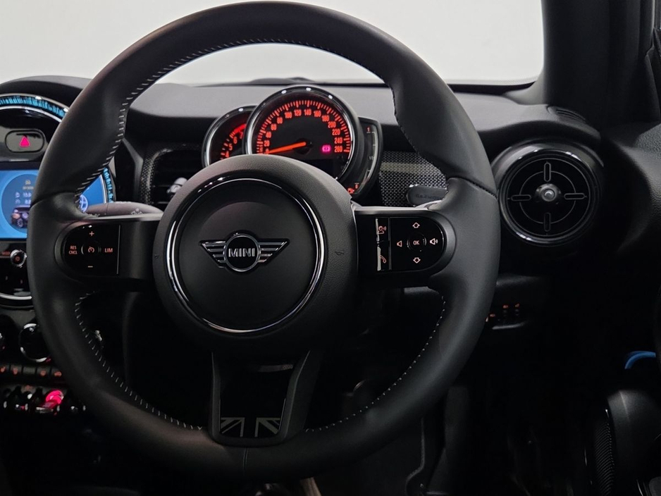 2023 MINI Hatch 1.5L Petrol For Sale Images
