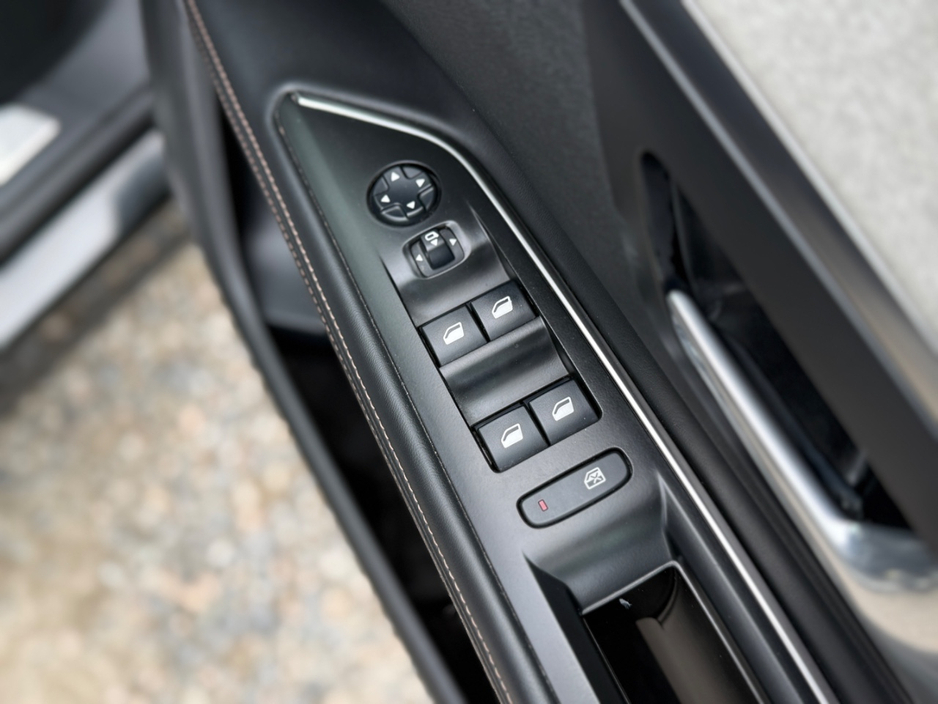 2018 Peugeot 5008 2L Diesel For Sale Images