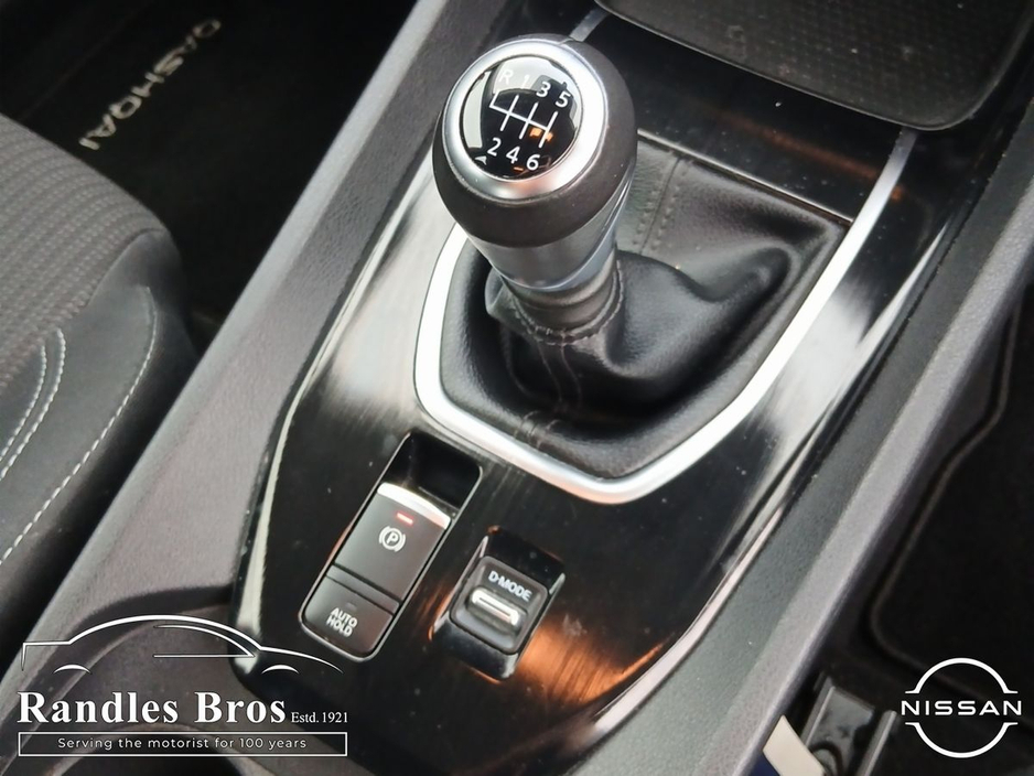 Nissan Qashqai 1.3 PET SV — thumbnail 17