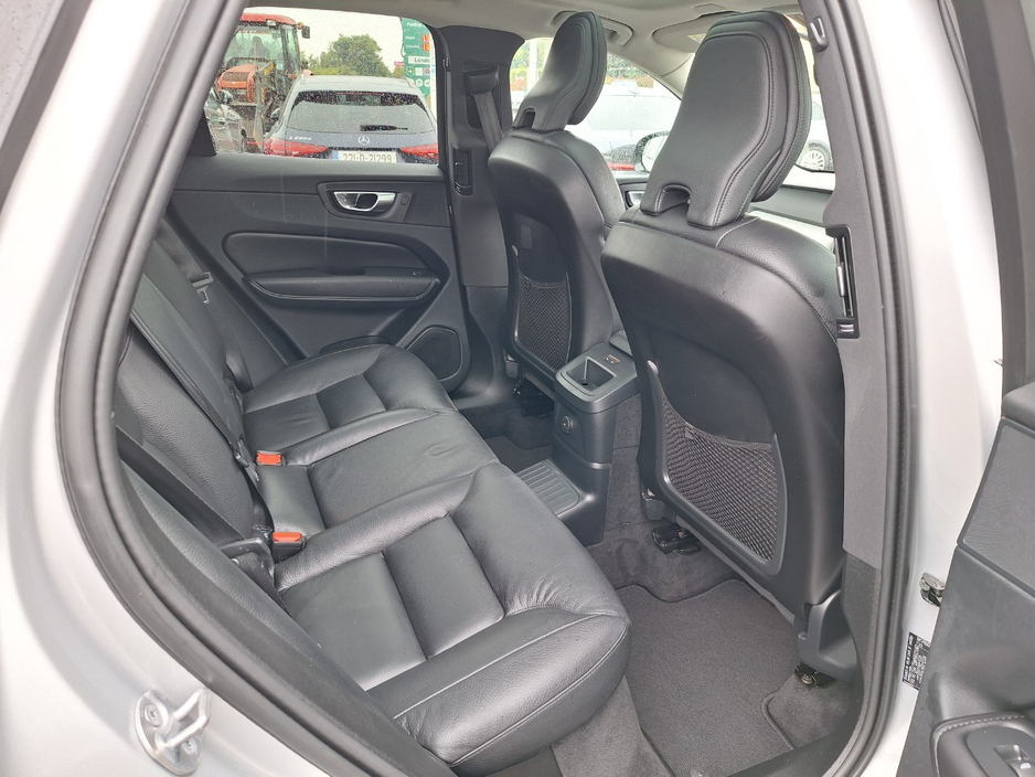 2023 Volvo XC60 2L Petrol Plug-in Hybrid For Sale Images