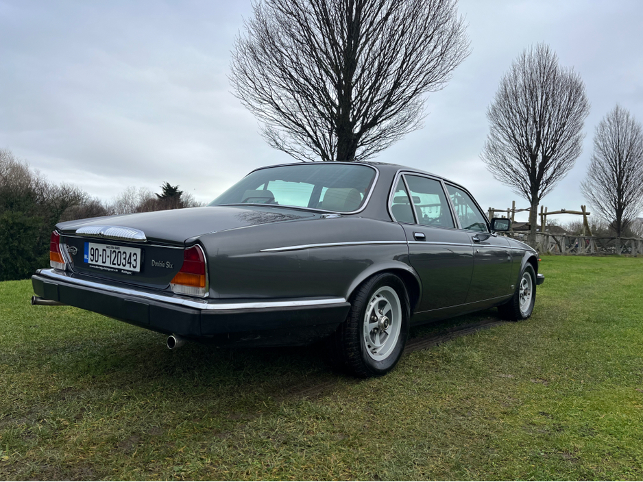 1990 Daimler Double Six 5.3L Petrol For Sale Images