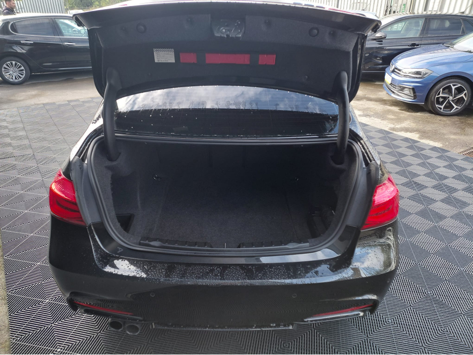 BMW 3 Series BMW 320i M-sport, 2.0 Petrol, loaded with spec — thumbnail 8