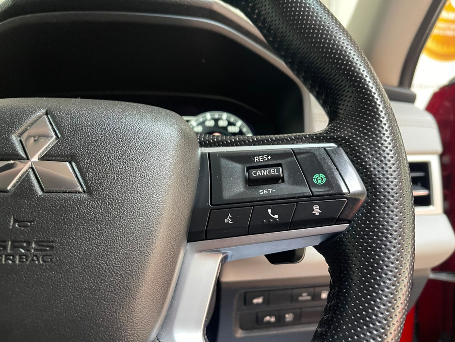 2022 Mitsubishi Outlander 2.4L Petrol Plug-in Hybrid For Sale Images