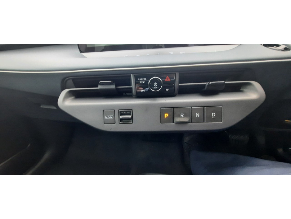 Nissan Leaf 52KW EVOLVE 5DR AUTO 2 TONE — thumbnail 17