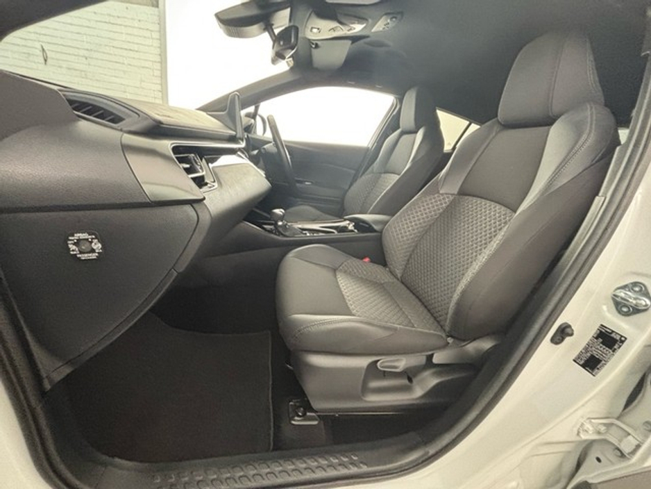 Toyota C-HR HYBRID SPORT — thumbnail 6