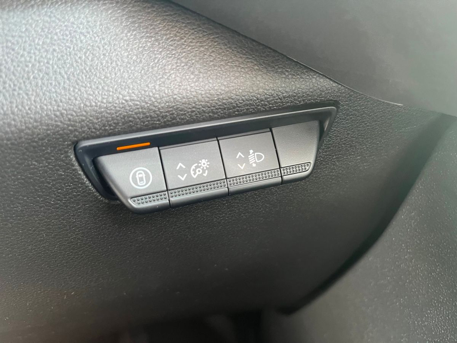 2025 Renault Master 2L Diesel For Sale Images