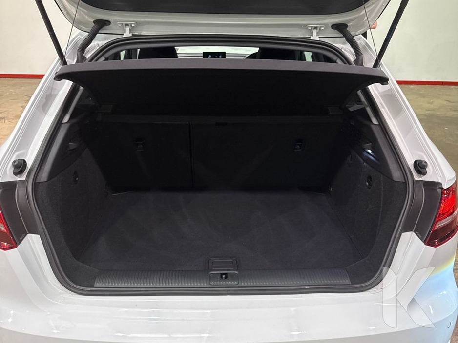Audi A3 1.4 TSI AUTOMATIC - SIGNATURE EDITION - FACTORY ALLOYS - LOW MILEAGE — thumbnail 10