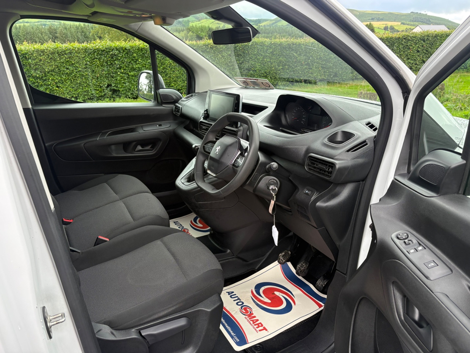 2023 Peugeot Partner 1.5L Diesel For Sale Images