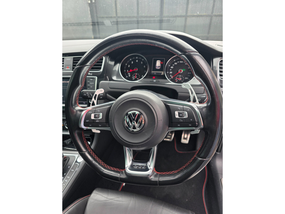 2015 Volkswagen Golf 2L Petrol For Sale Images