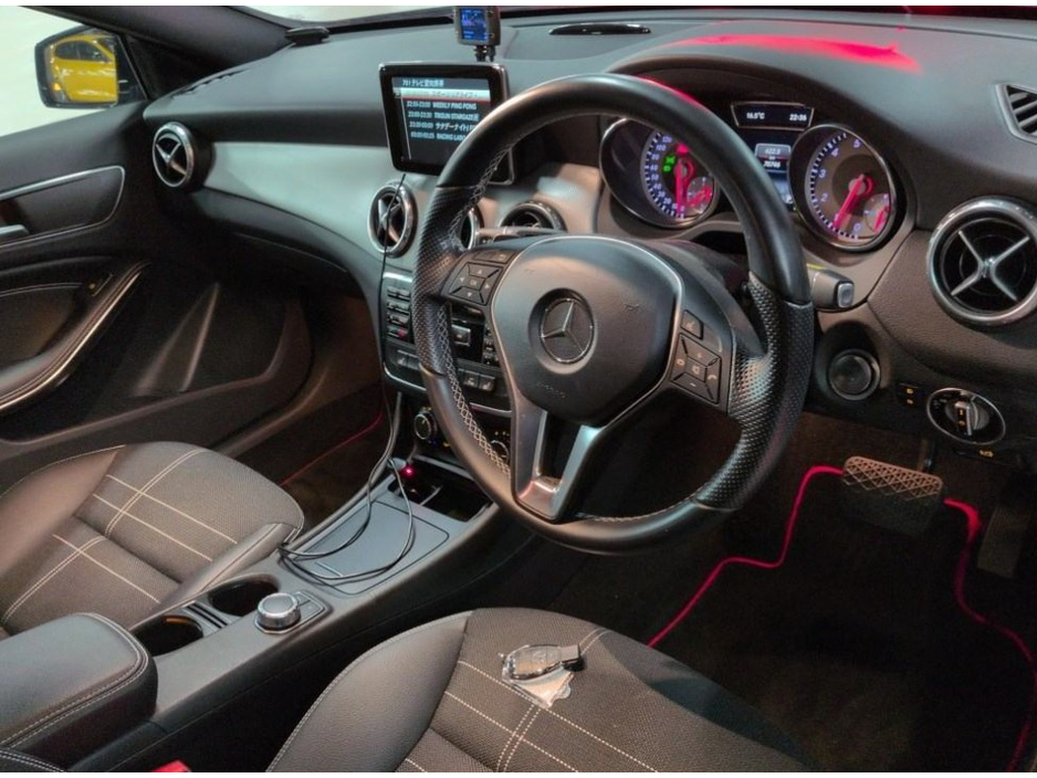 Mercedes-Benz GLA Class 1.6 GLA180 Petrol Auto Half Leather Seats — thumbnail 5