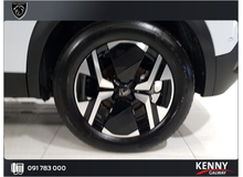 2025 Peugeot 2008 0L Electric For Sale Images