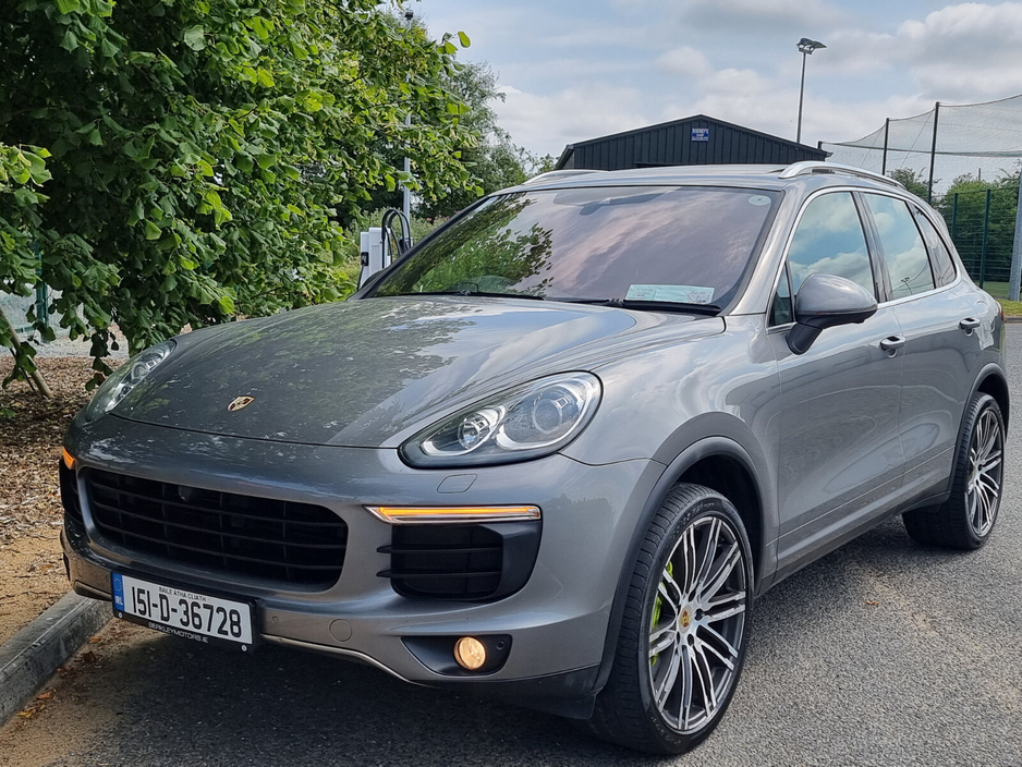 2015 Porsche Cayenne 3L Petrol Plug-in Hybrid For Sale Images