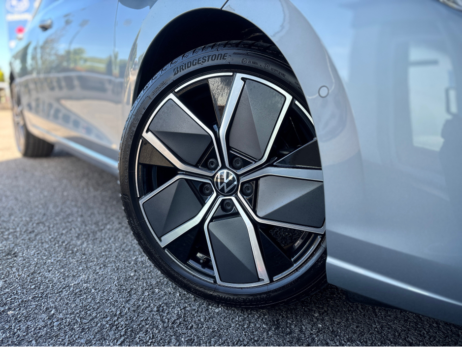 2025 Volkswagen Golf 1.5L Petrol For Sale Images