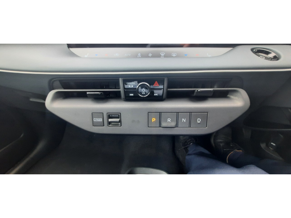 Nissan Leaf 52KW EVOLVE 5DR AUTO 2 TONE — thumbnail 18