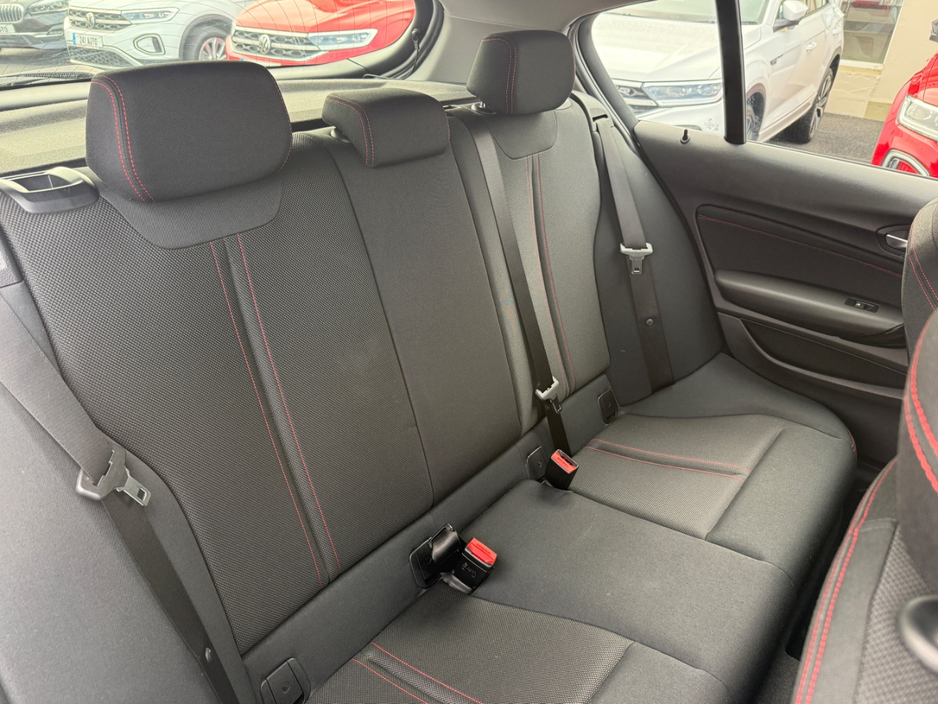 BMW 1 Series SPORT 2.0 DIESEL AUTOMATIC *REAR VIEW CAMERA, 16 " ALLOYS, REVERSE SENSORS, CRUISE CONTROL, BLUETOOTH CONNECTIVITY, DUAL ZONE CLIMATE CONTROL, PUSH START/STOP BUTTON, SERVICE HISTORY* — thumbnail 11