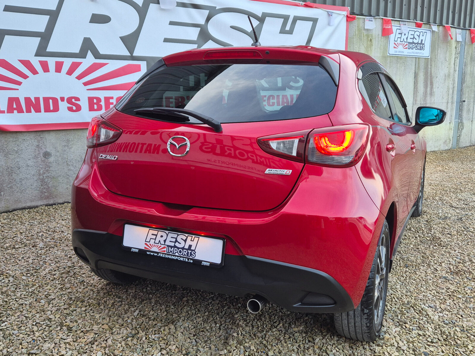 Mazda Demio — thumbnail 4