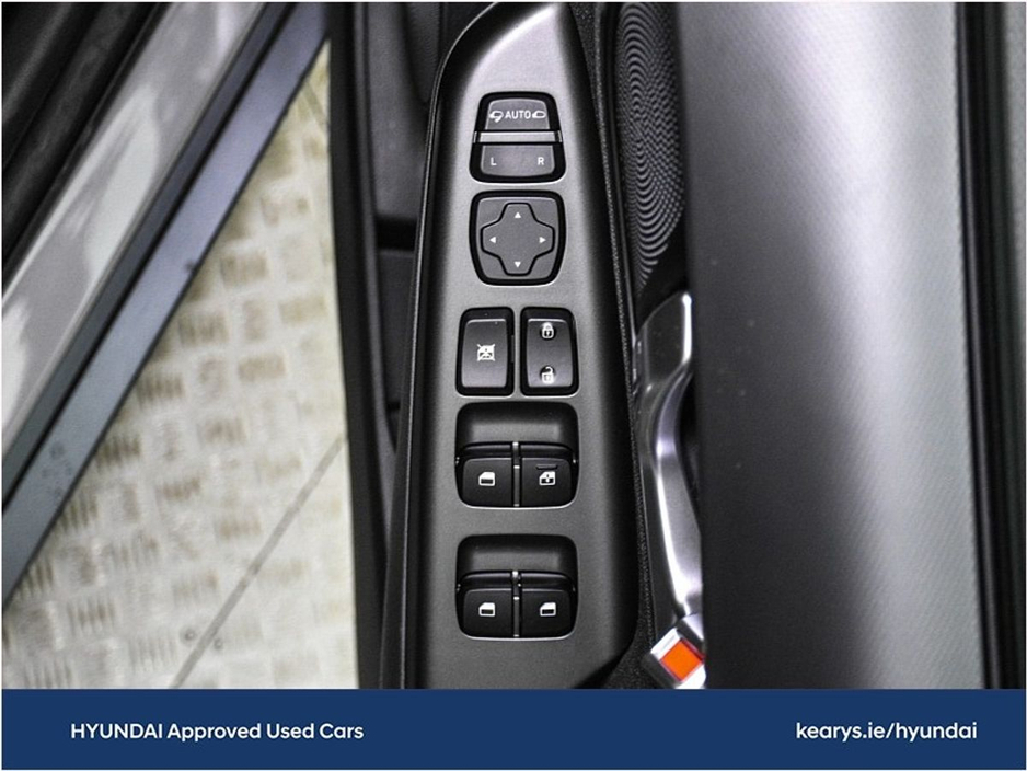 Hyundai Kona 1.6 HYBRID Executive Auto — thumbnail 16