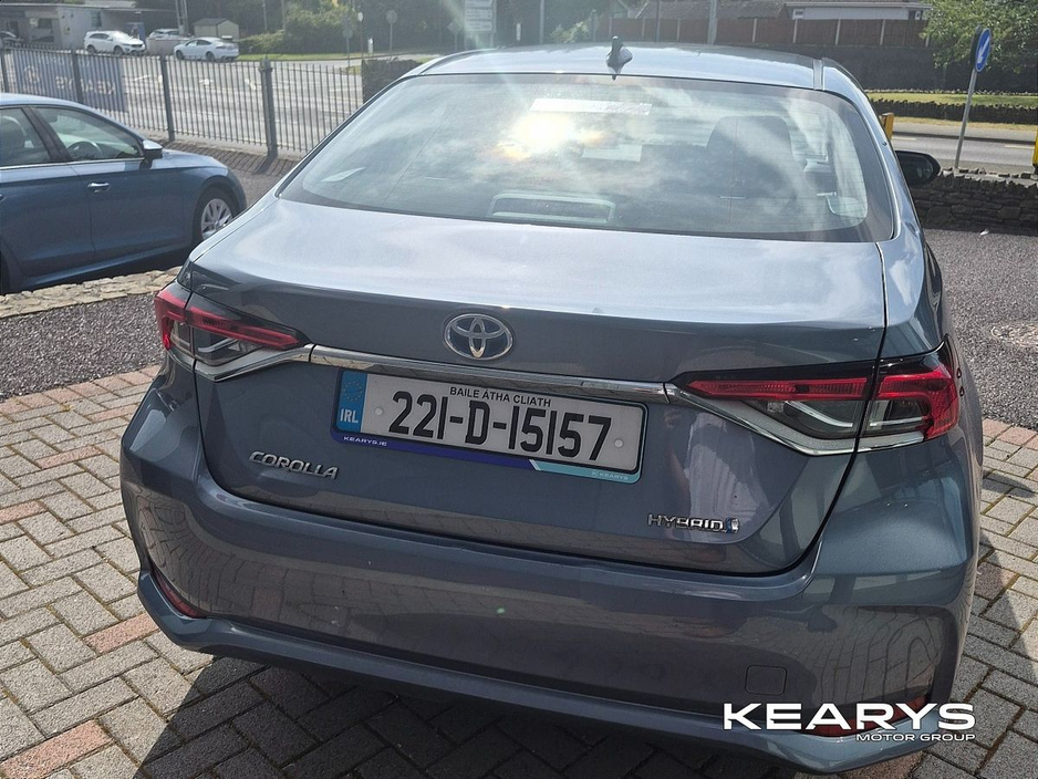 Toyota Corolla 1.8 Hybrid Luna Saloon — thumbnail 9