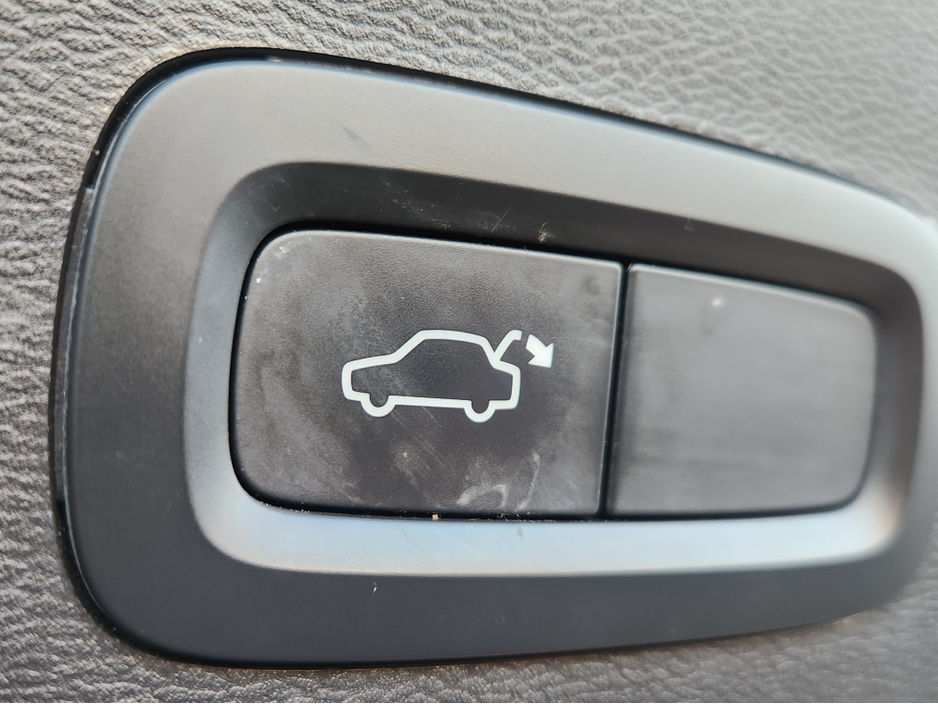 2021 Volvo XC40 1.5L Hybrid For Sale Images