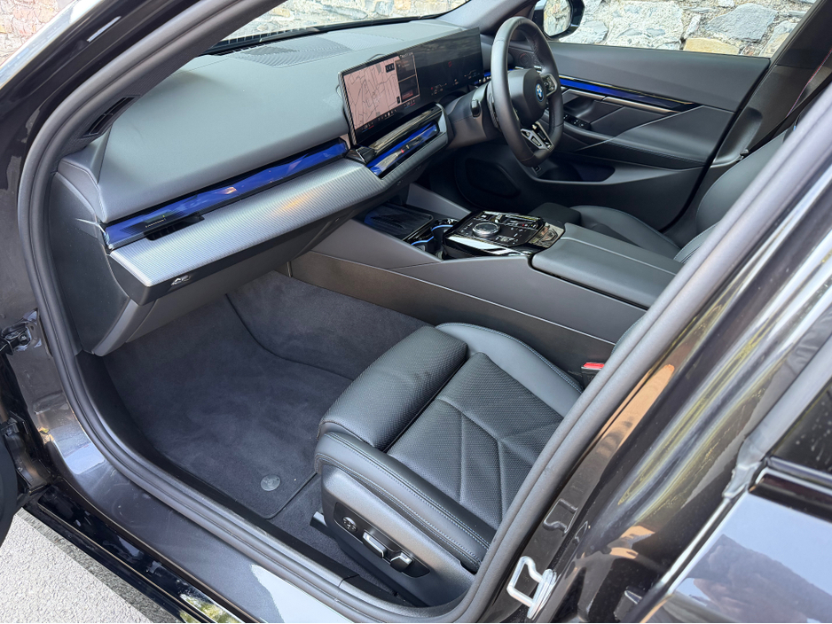2025 BMW 5 Series 2L Petrol Plug-in Hybrid For Sale Images