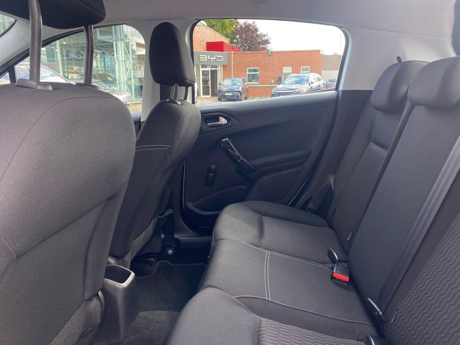 Peugeot 208 1.2 PureTech Active — thumbnail 13