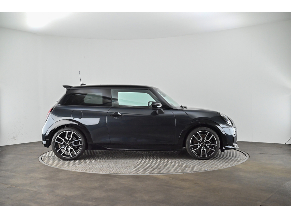 2025 MINI Cooper 2L Petrol For Sale Images