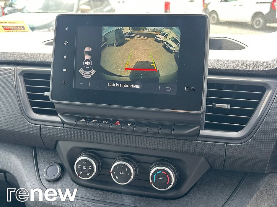 2025 Renault Trafic 2.0L Diesel For Sale Images