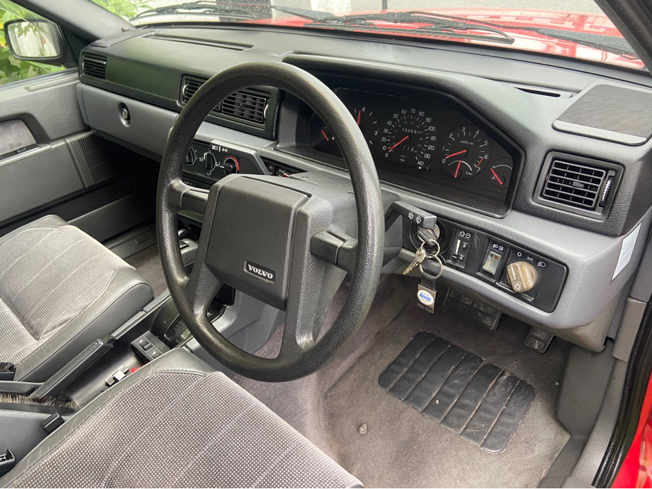 1992 Volvo V90 2L Petrol For Sale Images