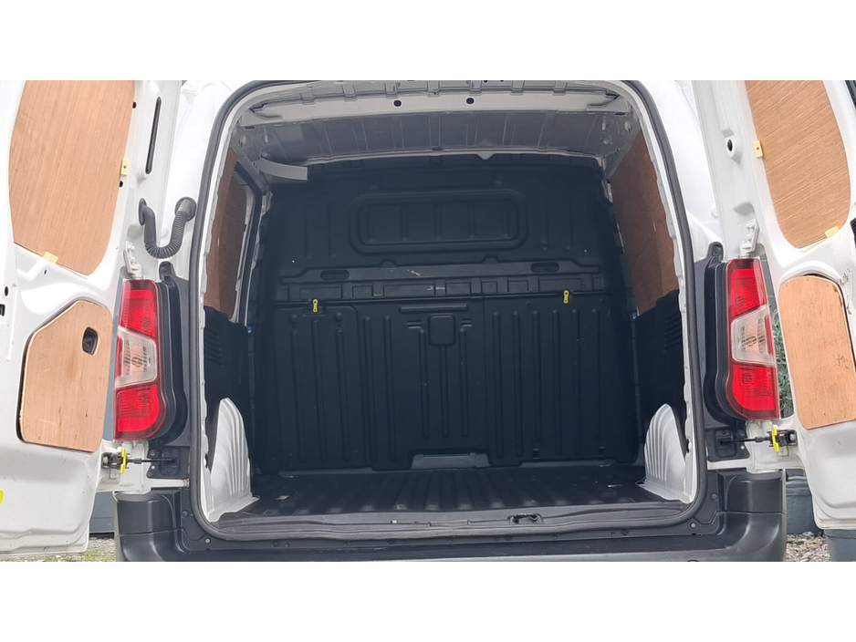 2023 Peugeot Partner 1.5L Diesel For Sale Images