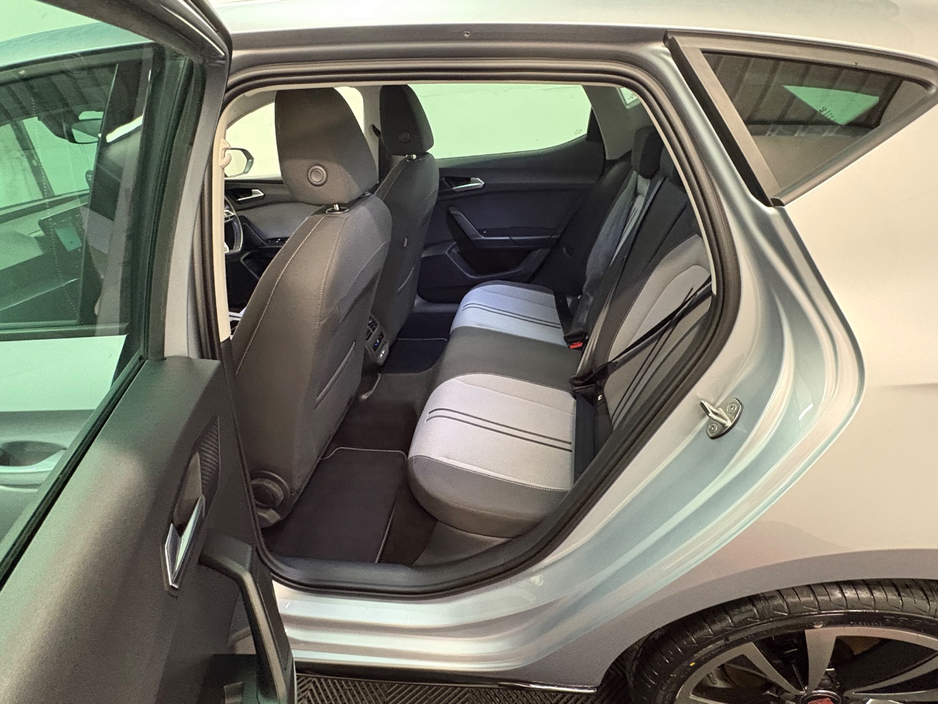 2022 SEAT Leon 2L Diesel For Sale Images