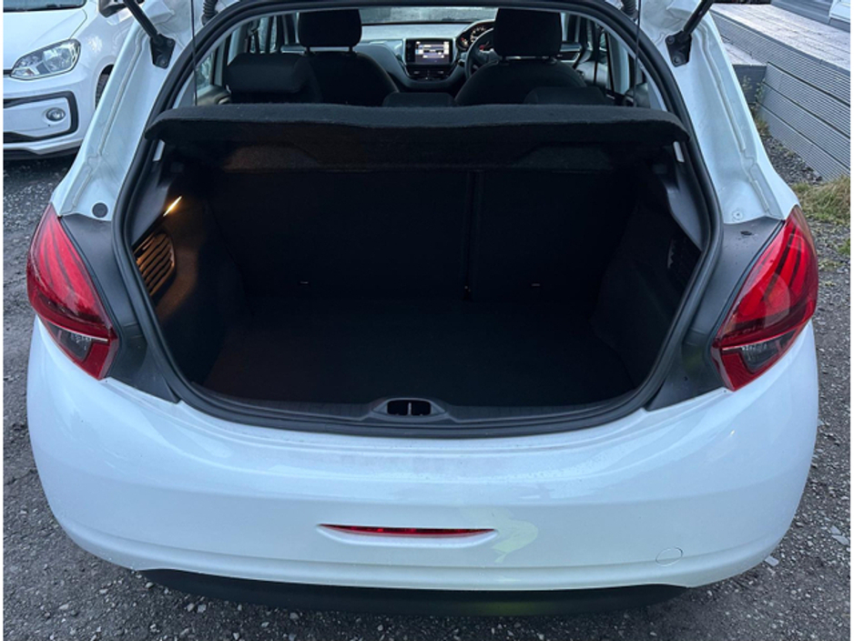 Peugeot 208 Puretech 1.2L Petrol Automatic (2763) — thumbnail 13