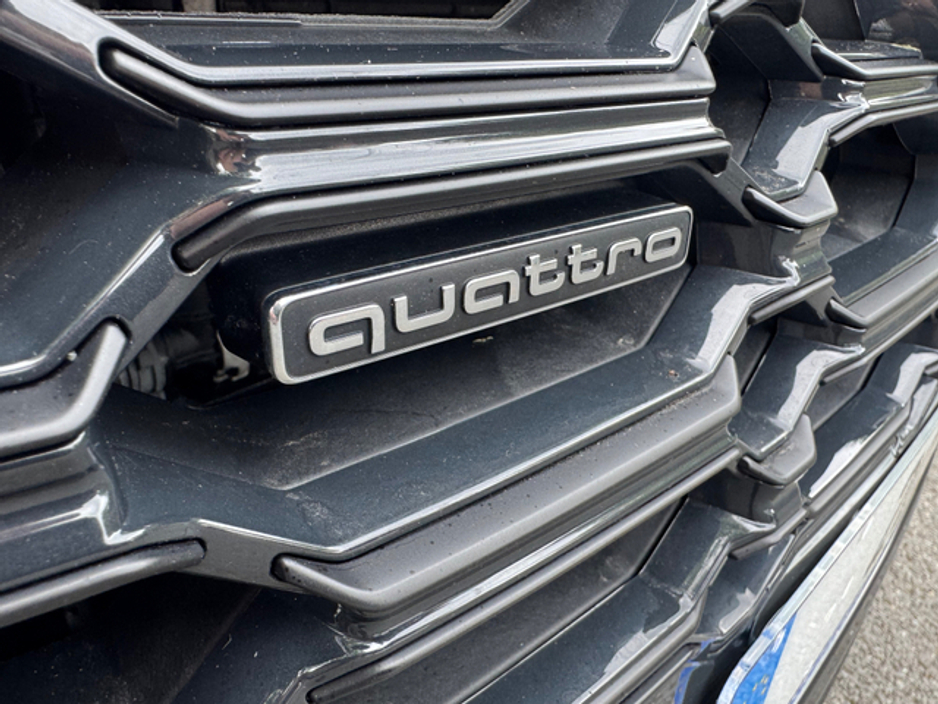 2023 Audi Q5 2.0L Petrol Plug-in Hybrid For Sale Images