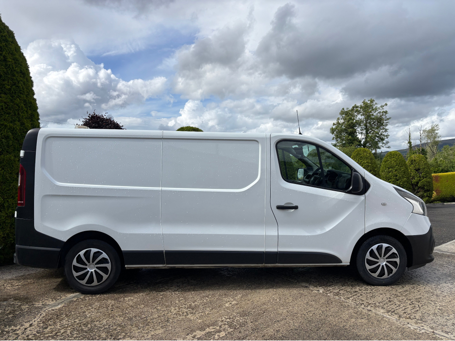 2021 Renault Trafic 2L Diesel For Sale Images
