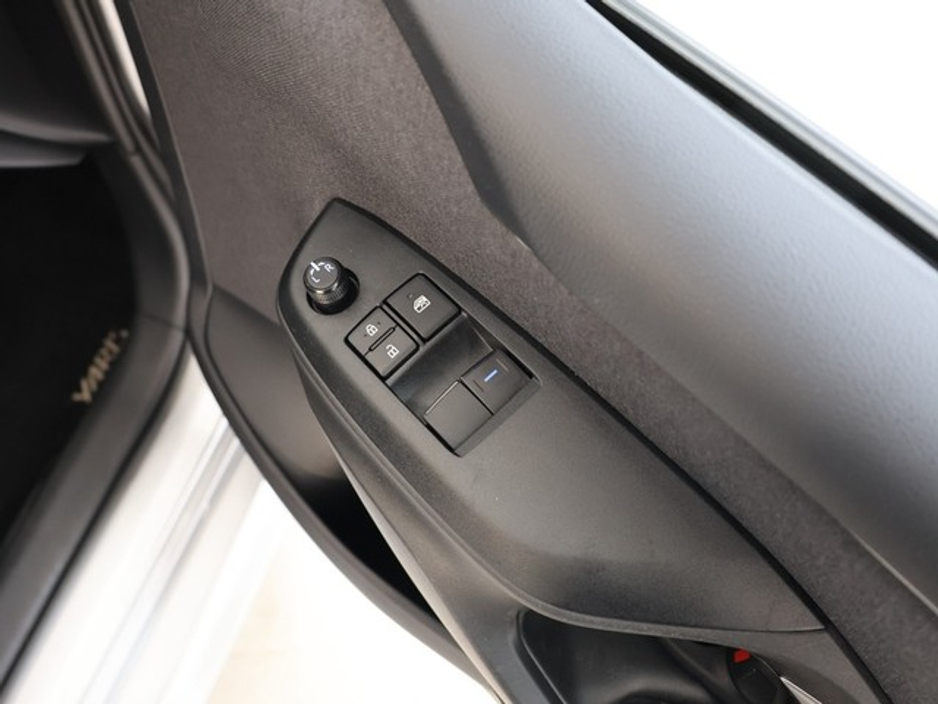 Toyota Yaris Luna Hybrid — thumbnail 18