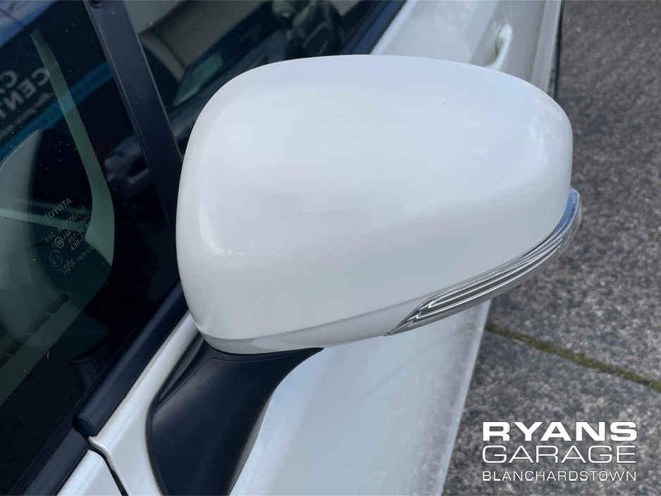 2019 Toyota Prius Alpha 1.8L Petrol Hybrid For Sale Images