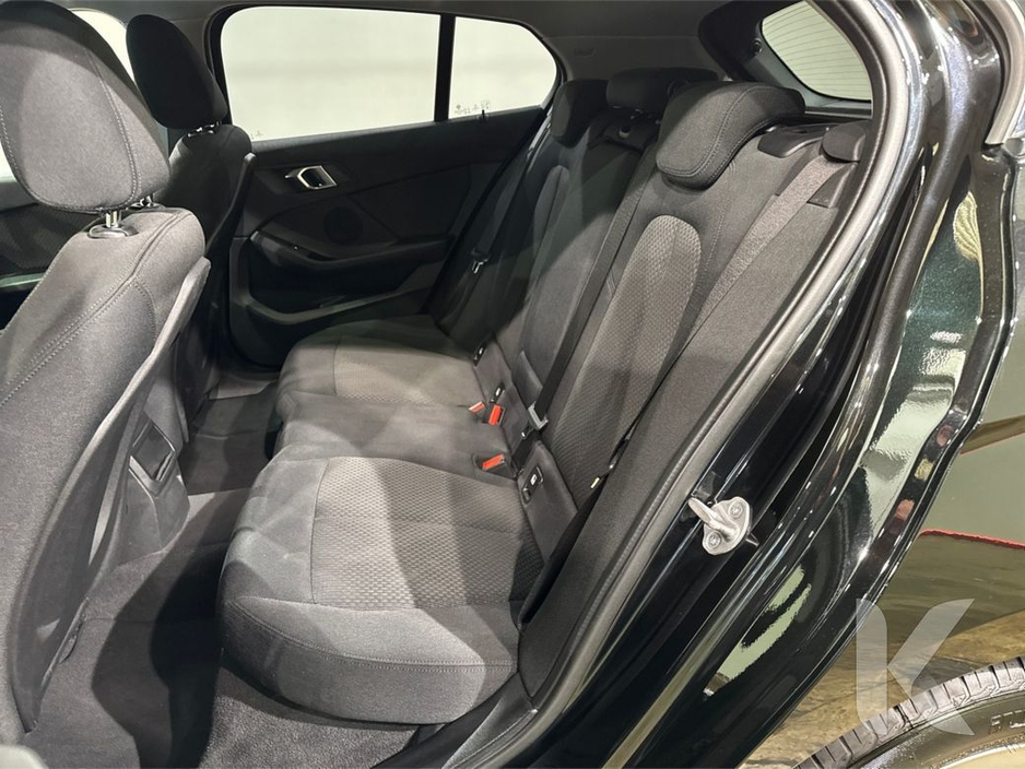 BMW 1 Series 118I 1.5 AUTOMATIC - FACTORY ALLOYS - CRUISE CONTROL - DIGITAL DASH - REAR CAMERA — thumbnail 15