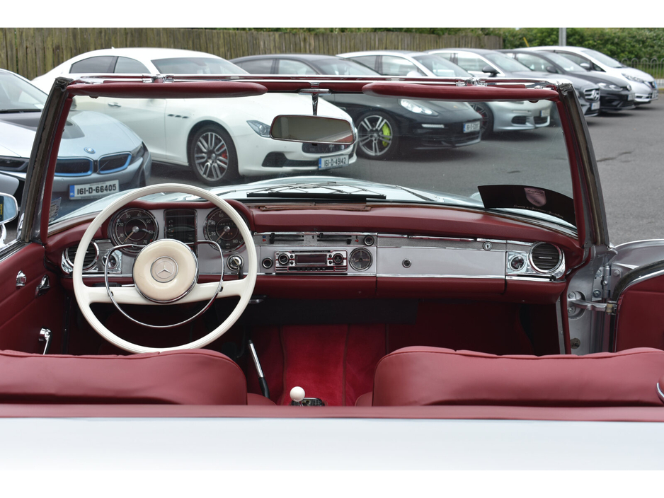 1967 Mercedes-Benz 250 2.5L Petrol For Sale Images