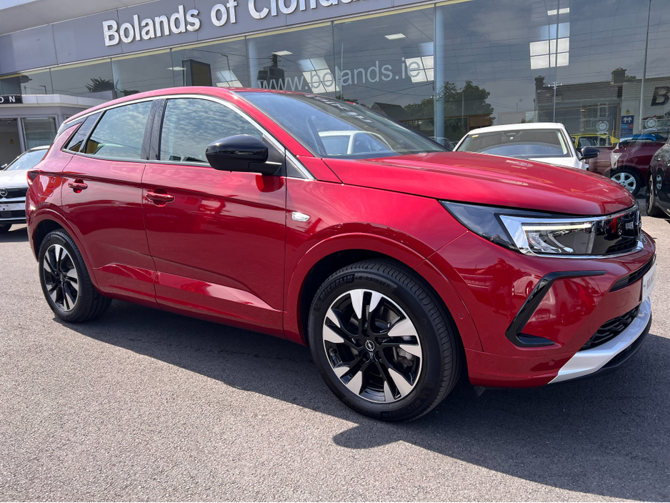 2024 Opel Grandland 1.6L Petrol Plug-in Hybrid For Sale Images