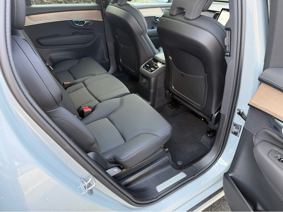 2025 Volvo XC90 2L Petrol Plug-in Hybrid For Sale Images