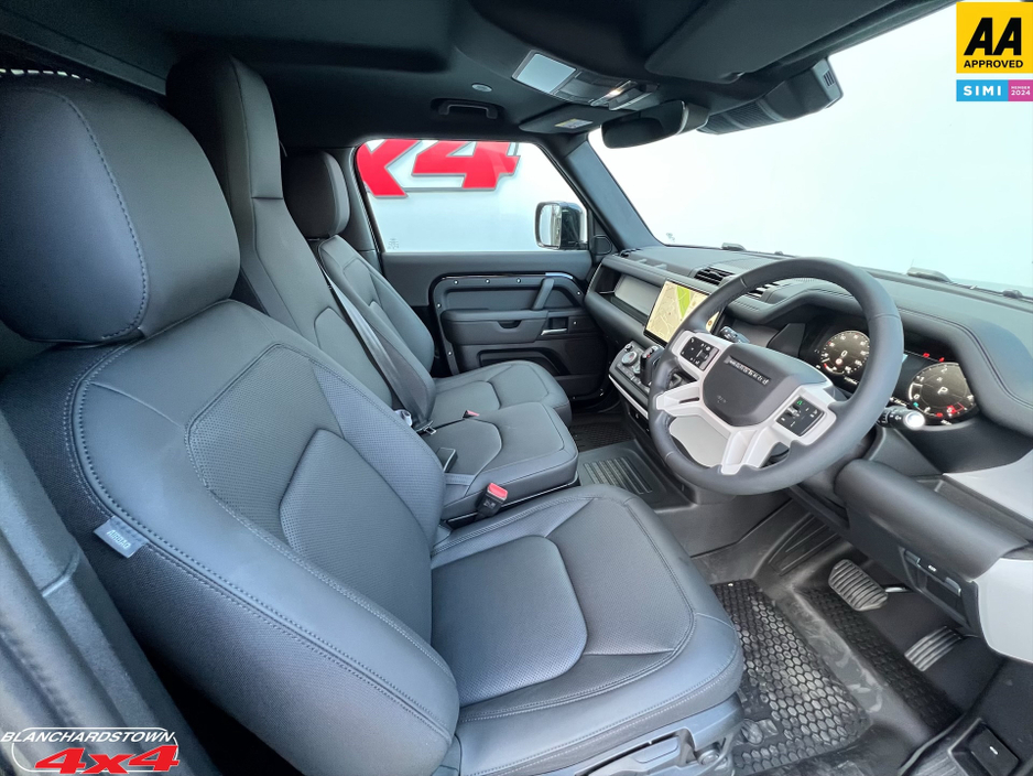 2025 Land Rover Defender 3.0L Diesel For Sale Images