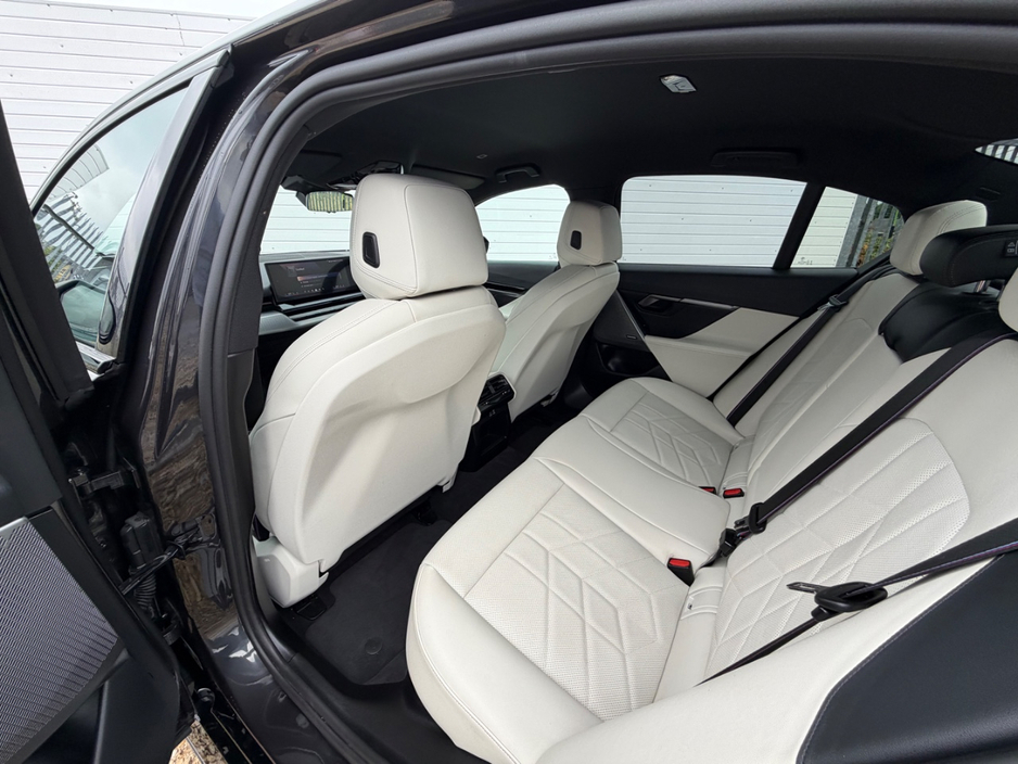 2024 BMW 5 Series 2L Petrol Plug-in Hybrid For Sale Images