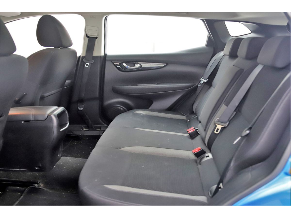 Nissan Qashqai 1.3 PET SE DCT *PANORAMIC ROOF*REVERSE CAM* — thumbnail 16