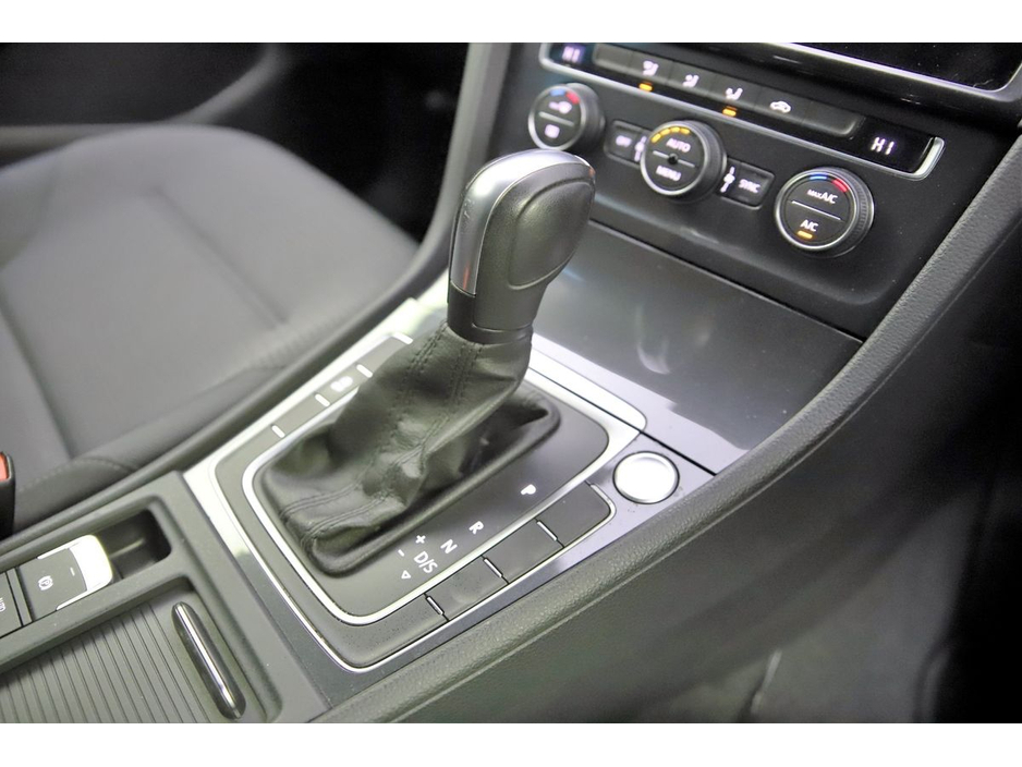 Volkswagen Golf 1.2 TSI DSG MK7.5 COMFORTLINE *DIG DASH*CARPLAY*ANDROID*REAR PARK SENSORS* — thumbnail 22