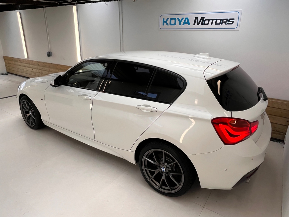 BMW 1 Series 118D 2.0 DIESEL M-SPORT PRO PLUS M-PERFORMANCE AUTOMATIC // M3 CS ALLOY PACKAGE INCLUDED // ALPINE WHITE METALLIC // LED MATRIX LIGHTING // LANE DEPARTURE ASSIST // PRO MEDIA PACK // CRUISE CONTROL — thumbnail 10
