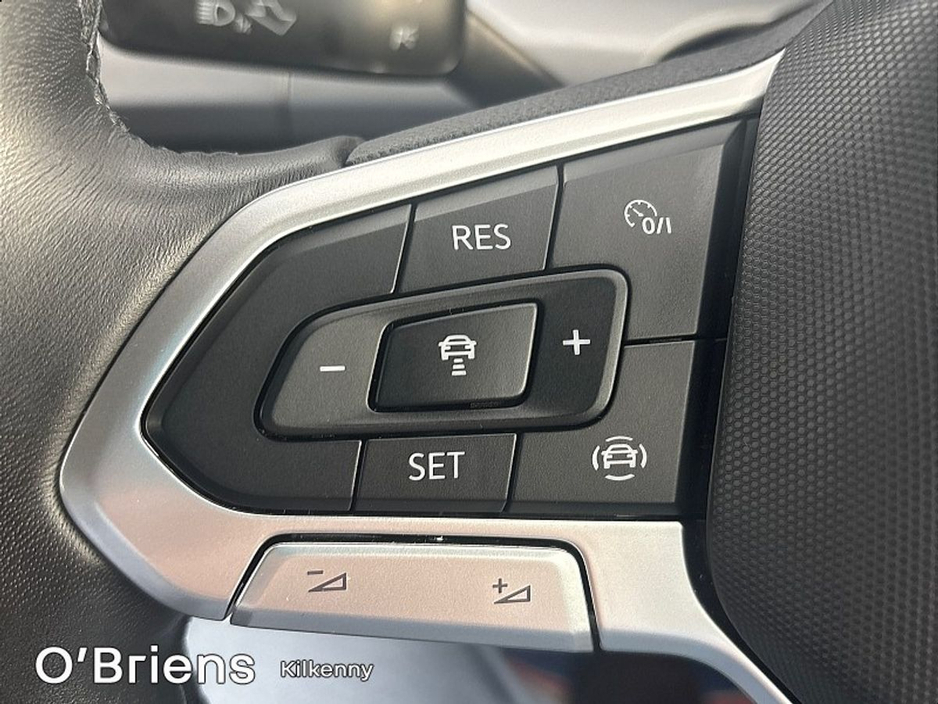 Volkswagen Golf 1.0 TSI 110HP Life 1 OWNER - PRISTINE CAR - IN STOCK & READY FOR COLLECTION — thumbnail 13