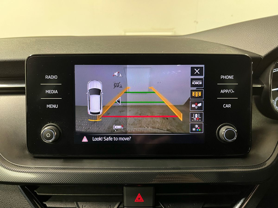 Skoda Kamiq Style 1.0TSI 110BHP - Reversing Camera - Climate Control - Cruise Control - Auto Lights/Wipers - Apple CarPlay/Android Auto — thumbnail 14